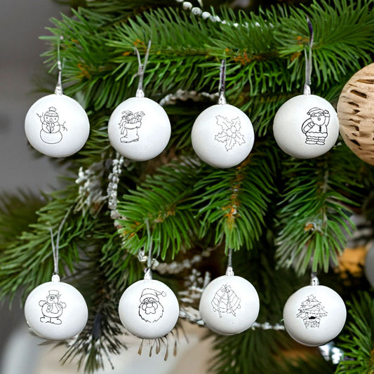 Set 8 Globuri de Crăciun de Colorat – Momentul Magic al Familiei la Brad